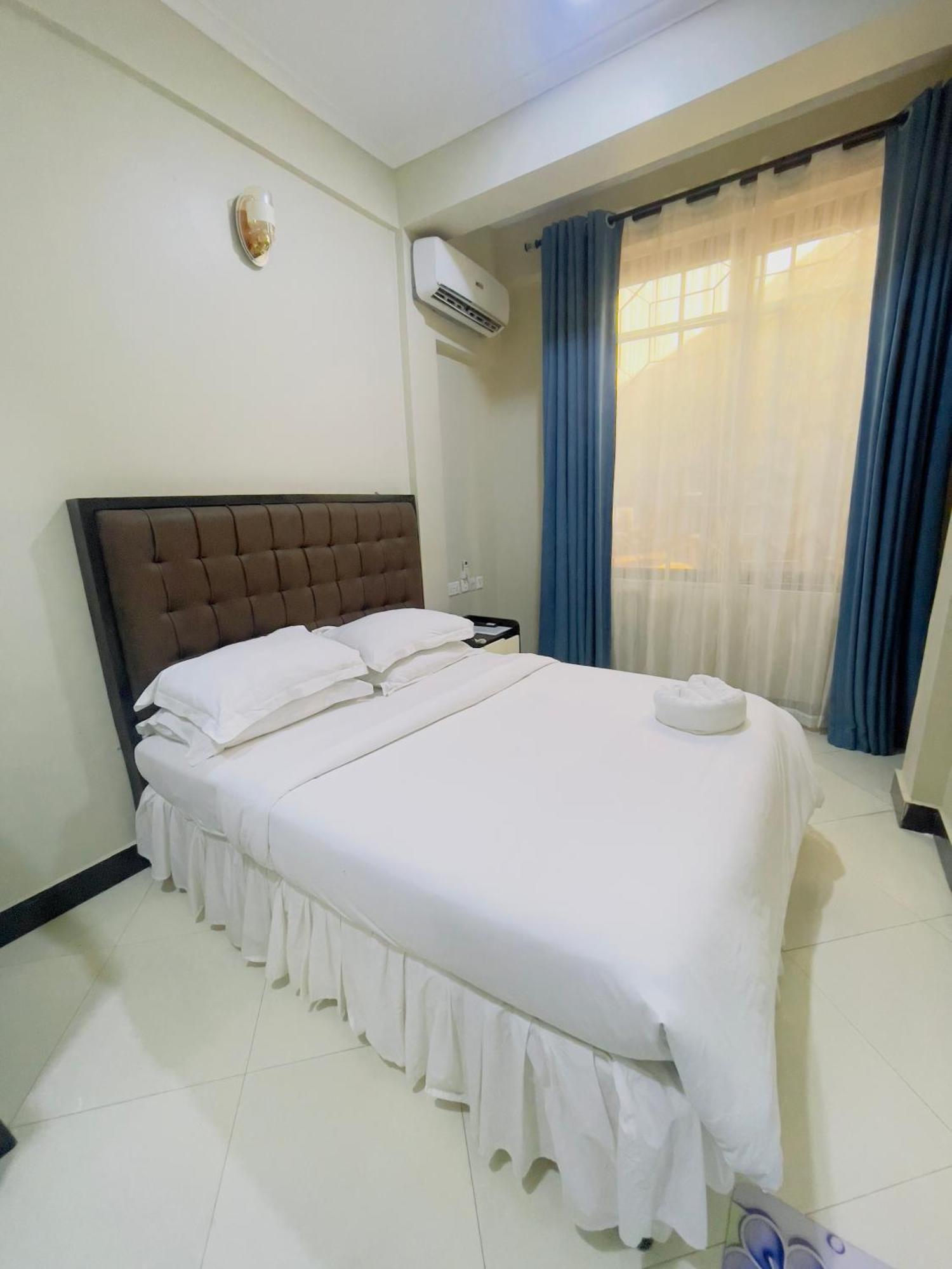 Diary Hotel Dar es Salaam Exterior foto